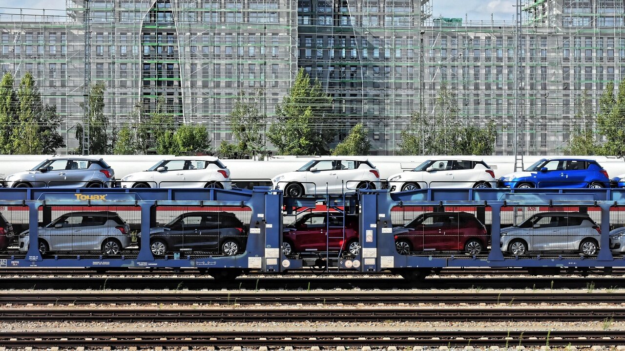 Wenn man nicht aufpasst, bezahlt man für einen Autotransport, der nie ausgeführt wird. Bild: Pixabay