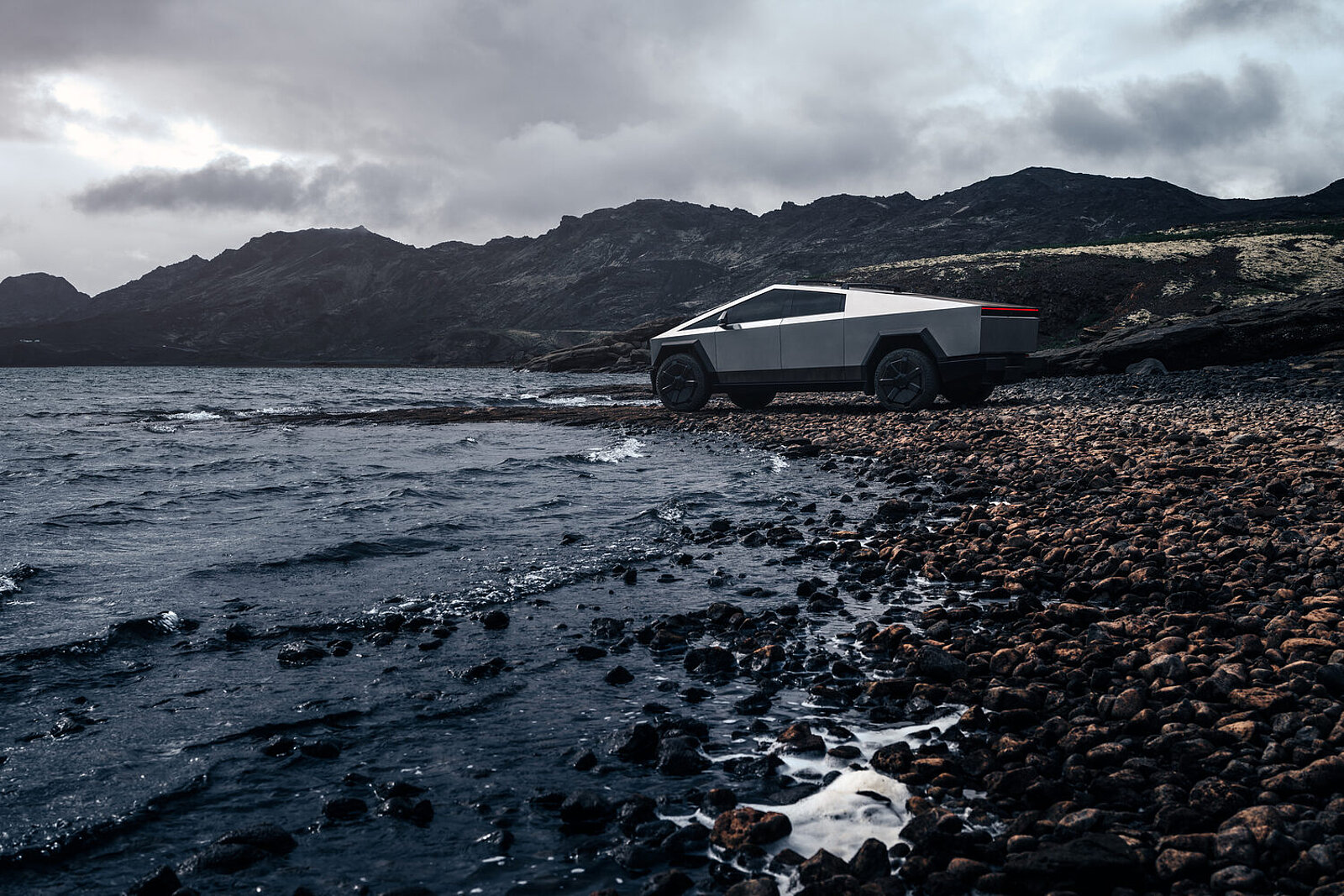 Tesla Cybertruck von hinten