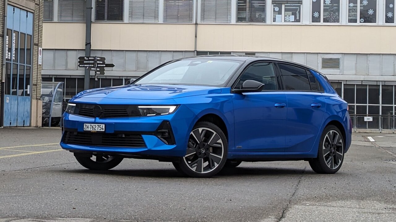 Opel Astra Electric von vorne