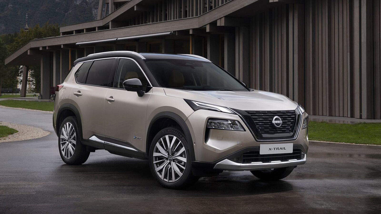 Nissan X-Trail von vorne