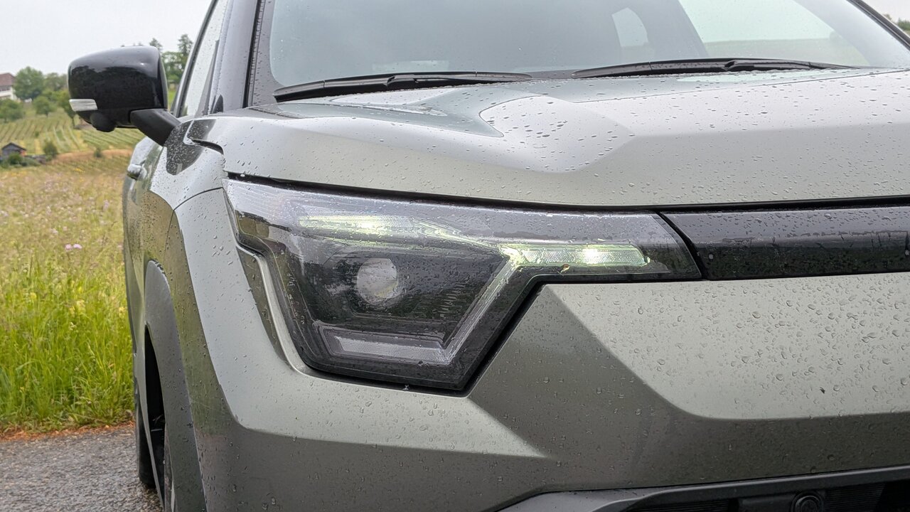 Frontlichter des Toyota Urban Cruiser