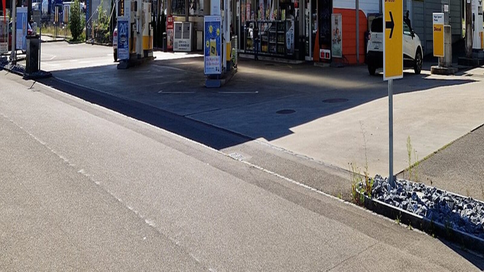 Tankstelle mit Shop