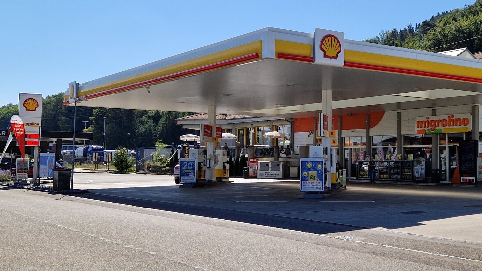 Tankstelle mit Shop