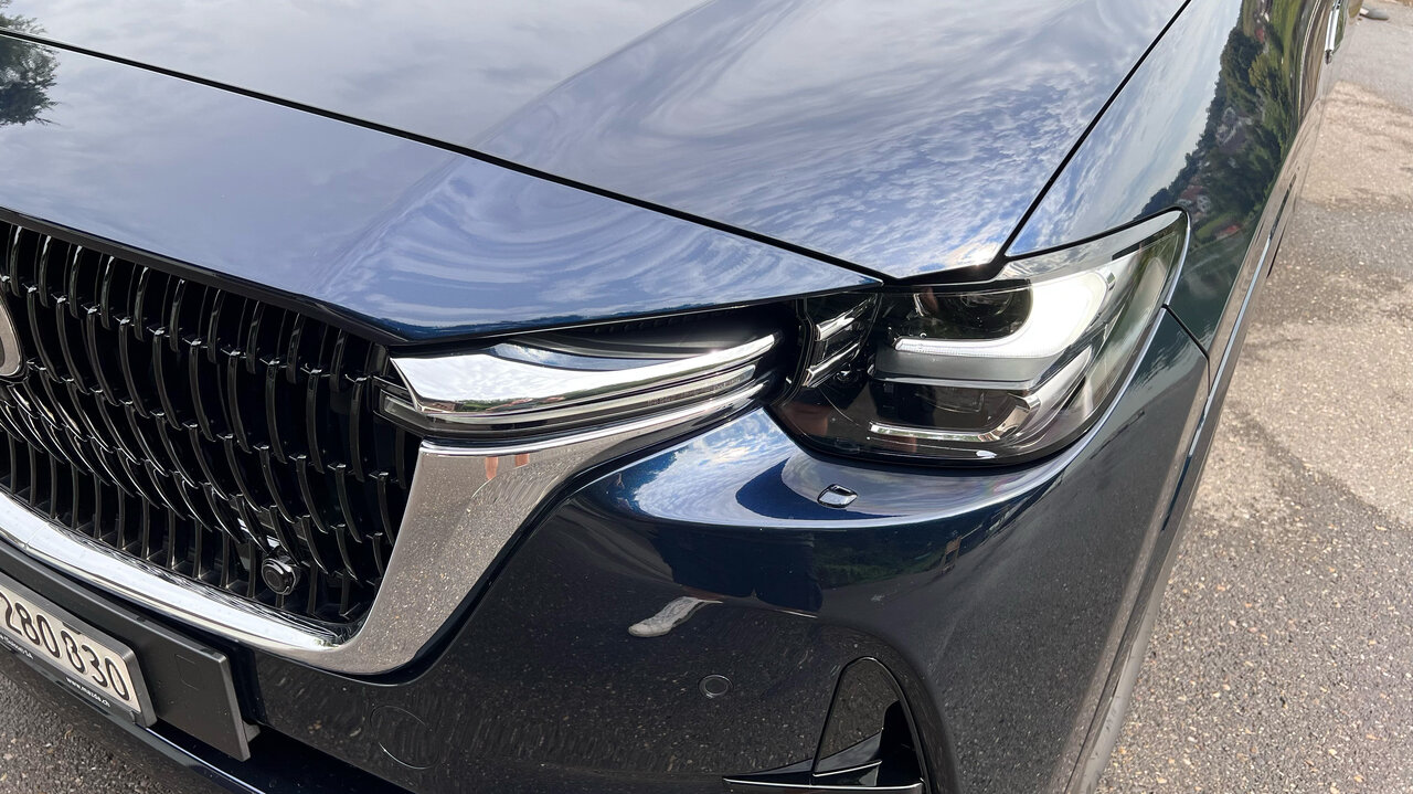 Die Frontleuchten des Mazda CX-60