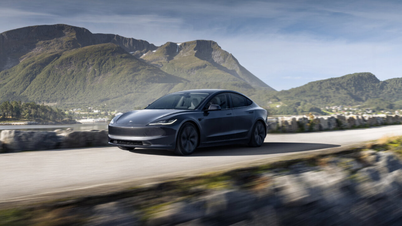 Mit einem solchen Tesla Modell 3 war der Beschuldigte unterwegs. Bild: Tesla