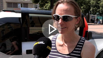 Strassenumfrage Frau zu Ciroën Oli 