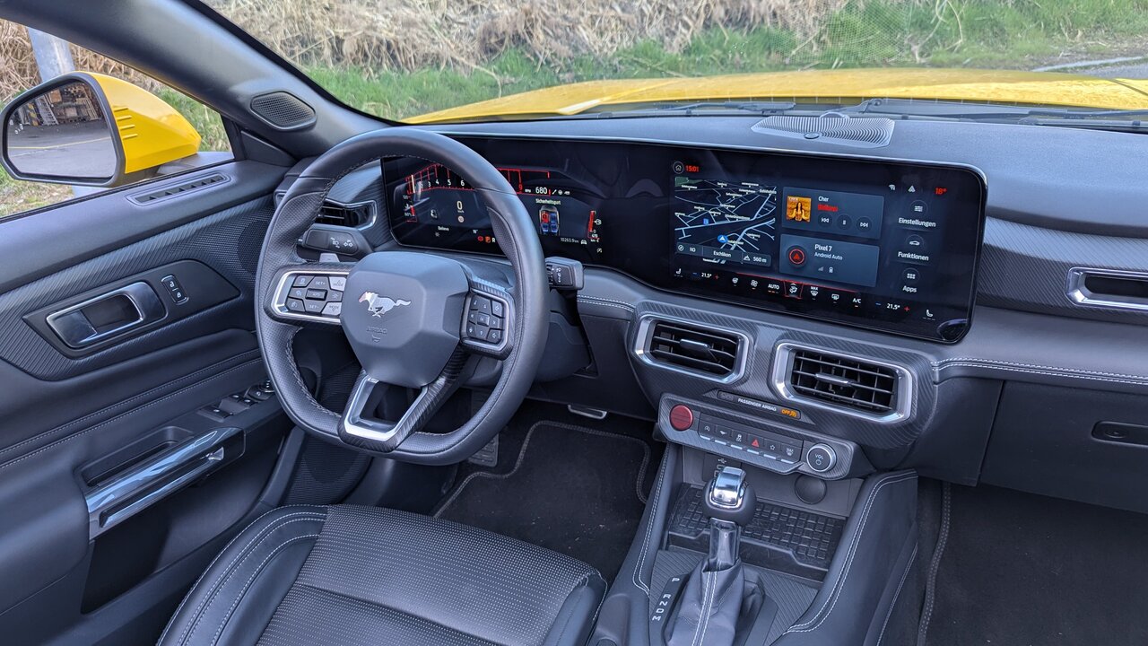 Cockpit des Ford Munstang