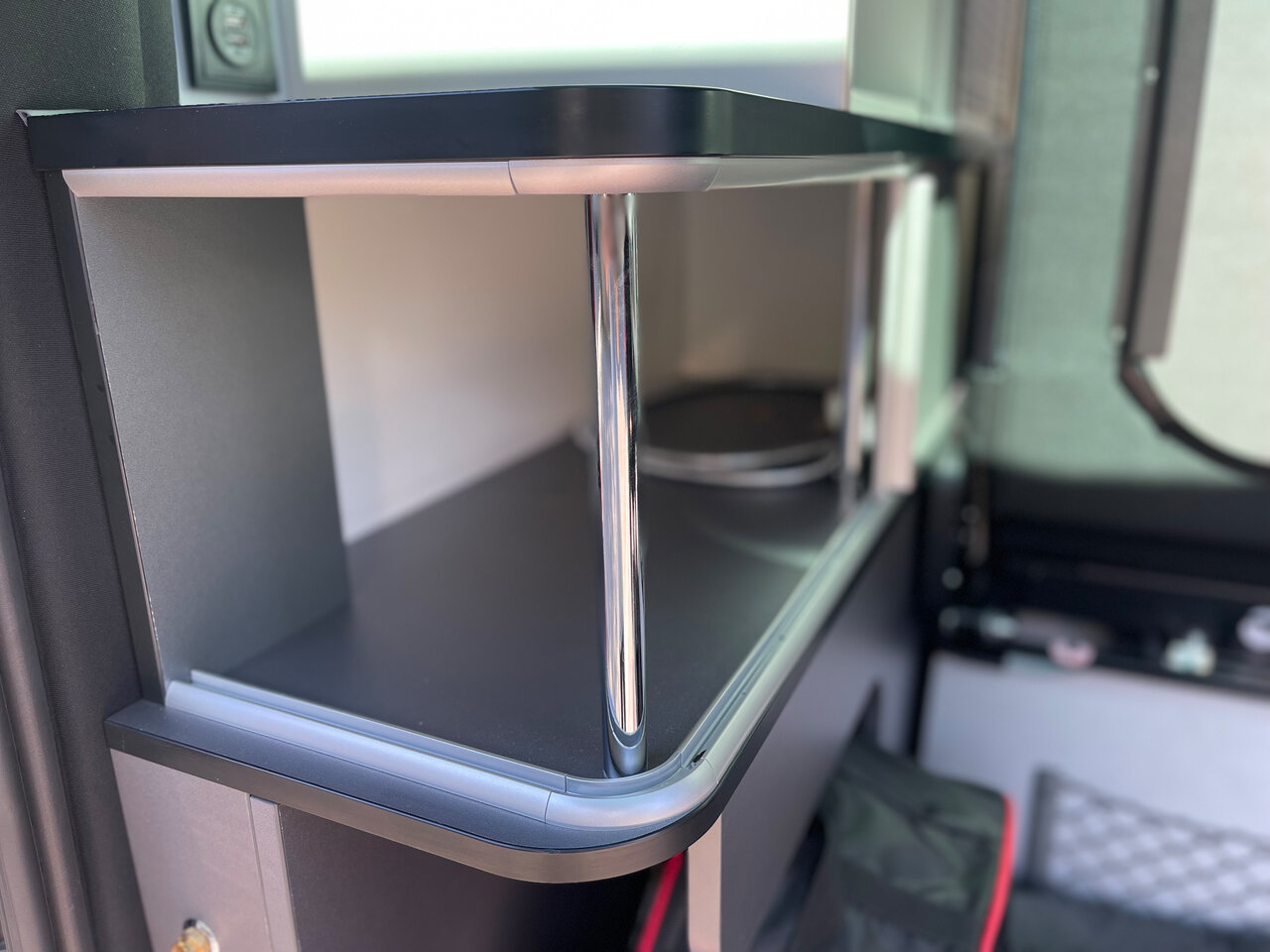 Ablagemöglichkeit im Renault Trafic Spacenomad