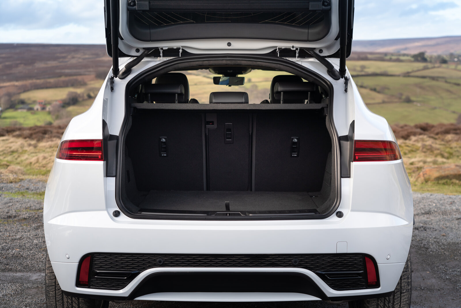 Jaguar E-Pace PHEV Kofferraum offen