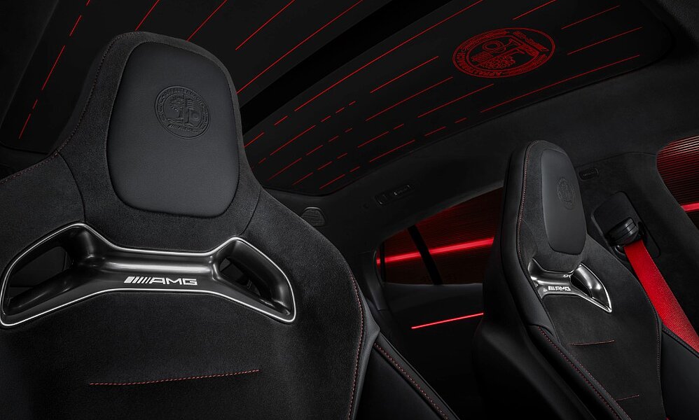 Mercedes AMG Logo Sitz