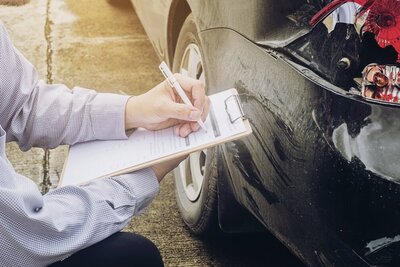 Die Vollkasko-Versicherung für E-Autos ist oft günstiger. Bild: Freepik