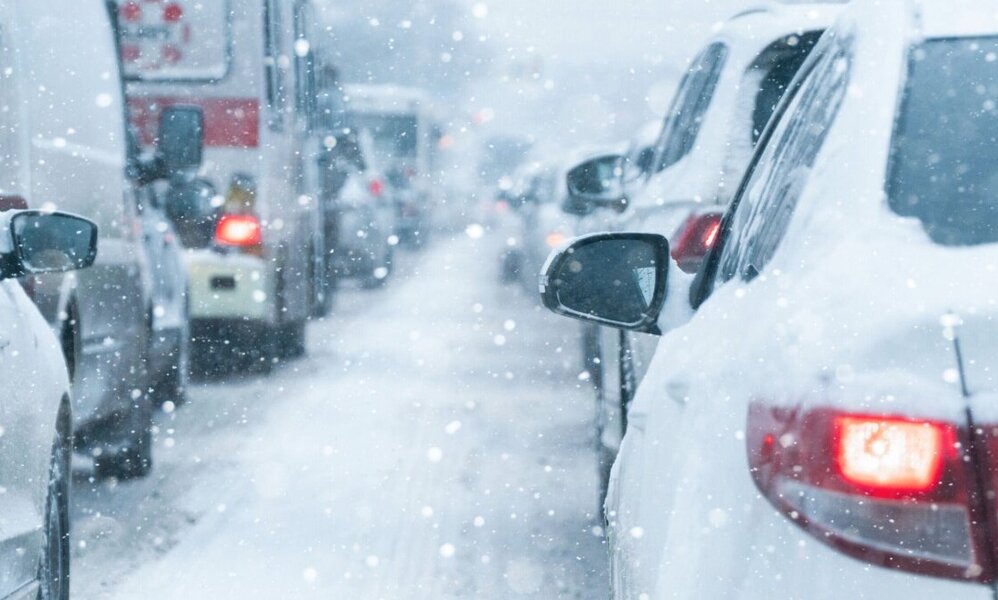 Auf den Routen in die Skigebiete dürfte es an den zwei kommenden Wochenende zu langen Staus kommen. Bild: TCS