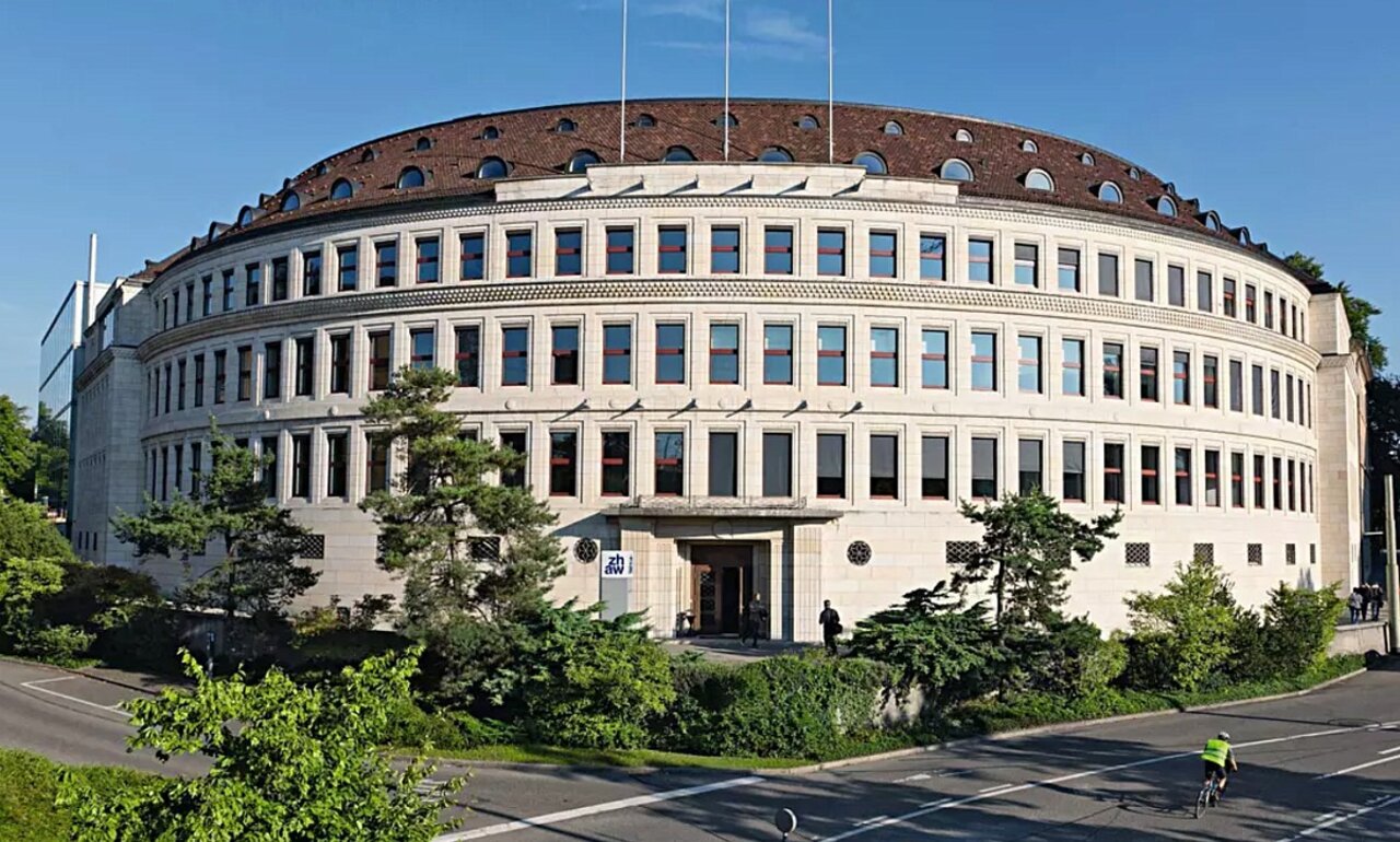 Die ZHAW School of Management and Law distanziert sich von der Publikation im Autoscout-Kundenmagazin. Bild: ZHAW