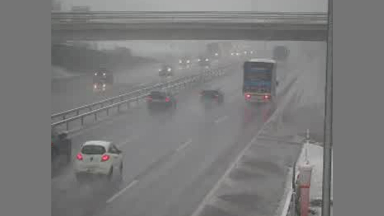 Das gleiche Bild kurz vor Bern. Der Schneefall hat auch hier eingesetzt. Bild: afbn.ch