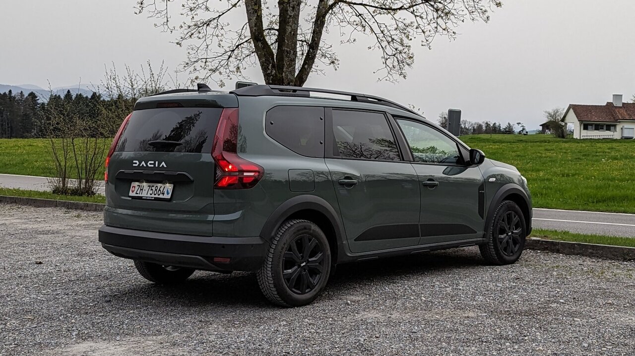 Dacia Jogger von hinten