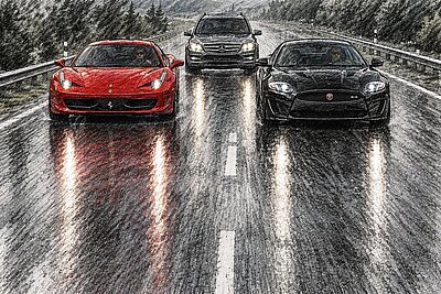 25.9.2017: Der Beschuldigte fährt im Mercedes GL 450 CDI hinter dem Ferrari und dem Jaguar. Er schirmte so das Rennen vom restlichen Verkehr ab. Zudem filmt sein Beifahrer die Fahrt. 