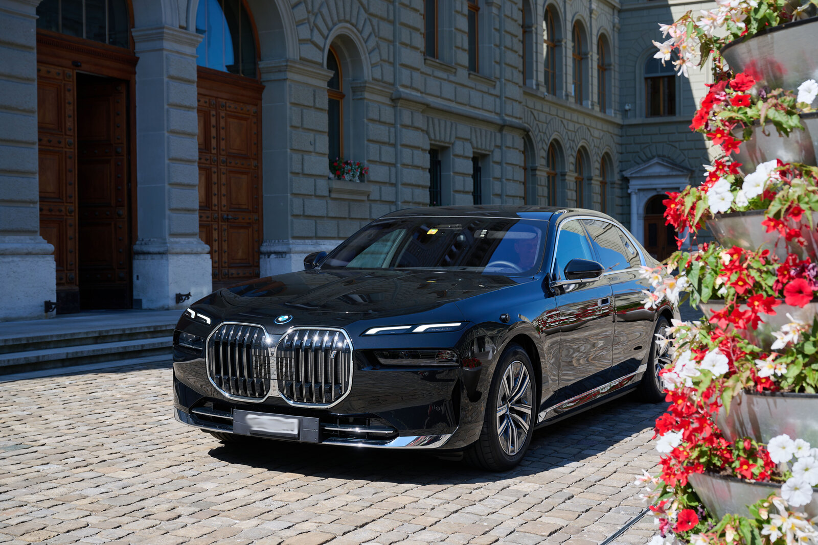 BMW i7