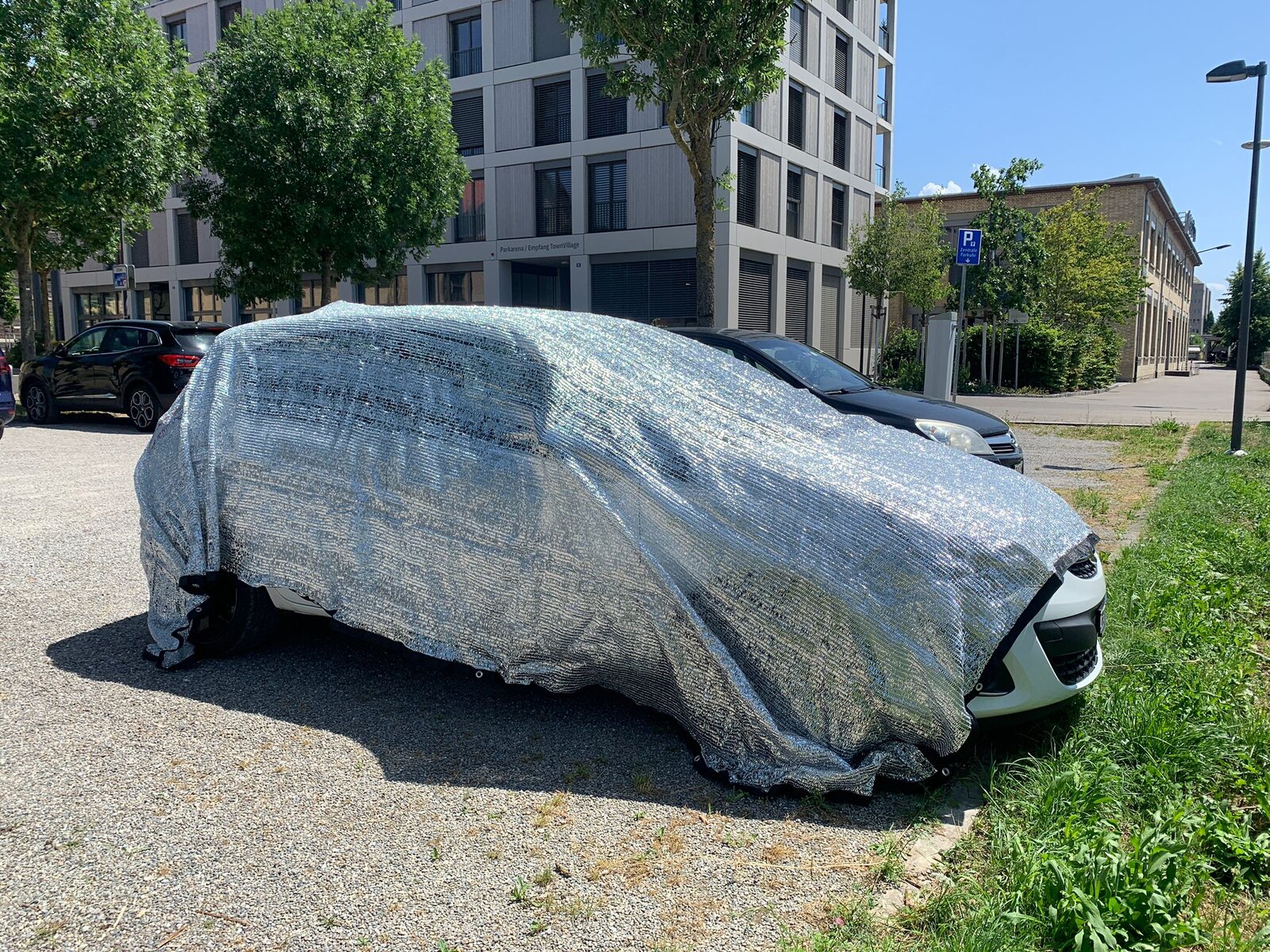 Hitze Schutzhülle über Auto
