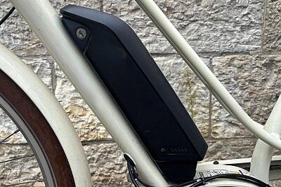 Die Velos lassen sie stehen: Im Kanton Schaffhausen warnt die Polizei vor E-Bike-Akku-Dieben. Bild: Schaffhauser Polizei