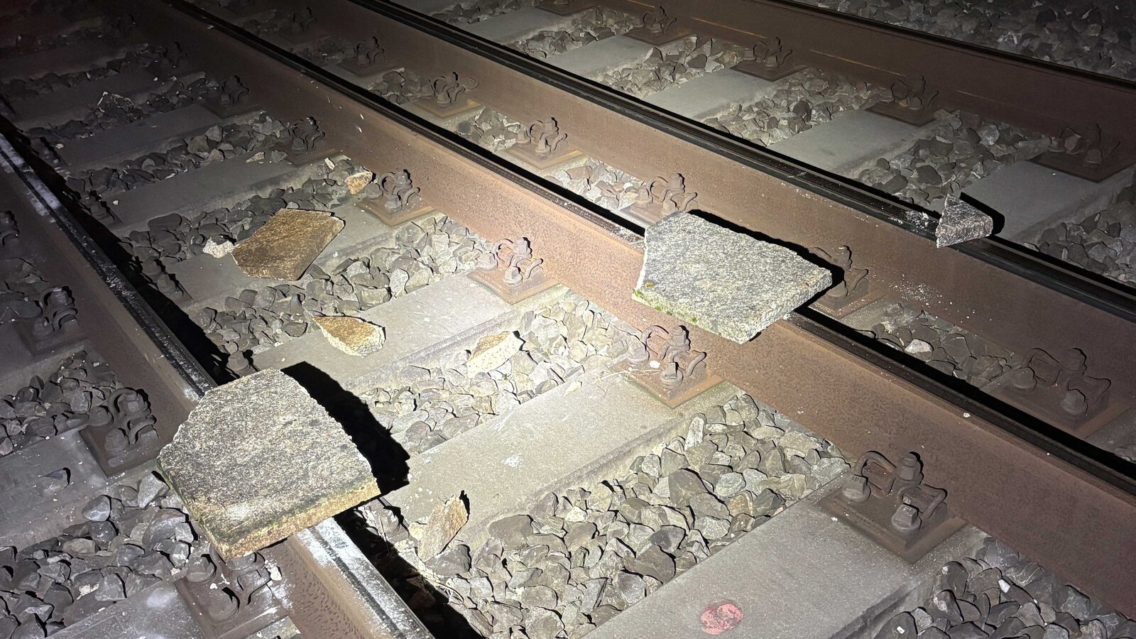 Betonplatte auf Schienen