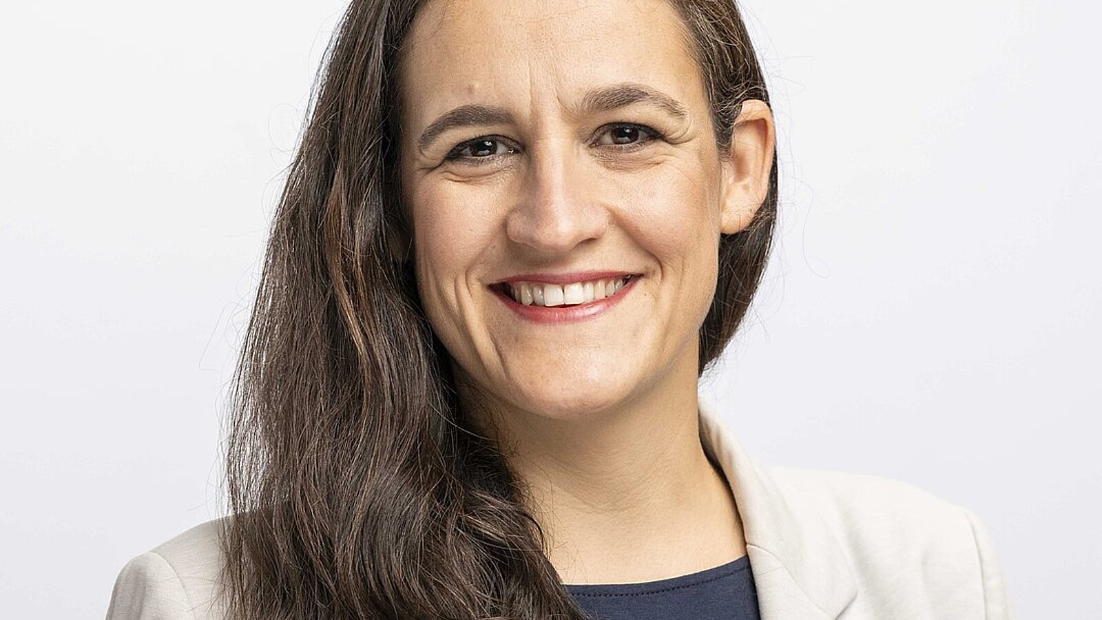 Mit einem landesweitesn Verbot für die Nutzung aller Klimaanlagen in Autos könnte Marianna Schlatter bei Hitze wärmeempfindliche Autofahrer aussortieren. Bild: parl.ch