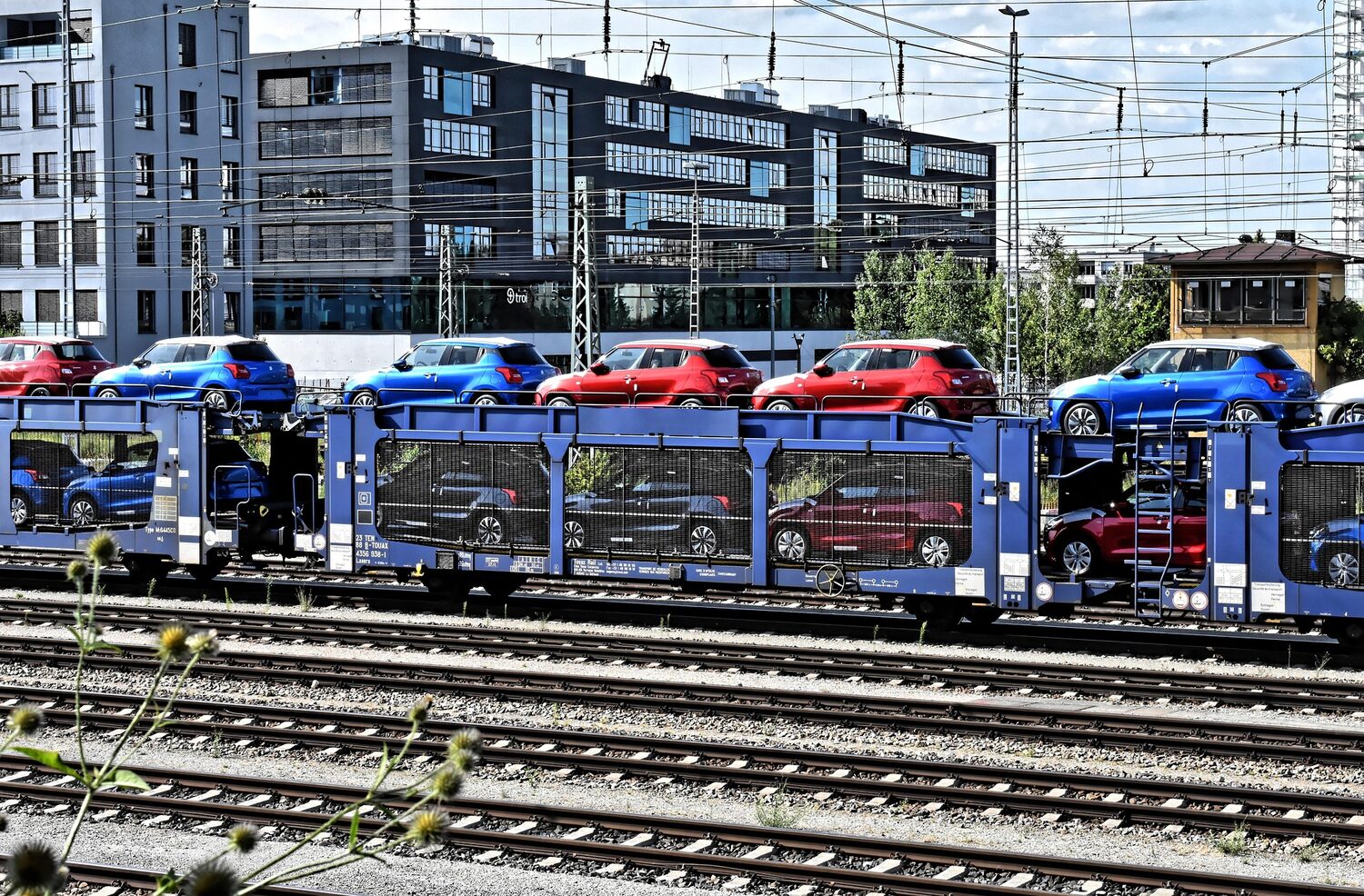 ...schon ins Ausland exportiert wurden. Das ist bei rund 64'000 Fahrzeuge 2024 nicht ganz klar. Bild: Freepik
