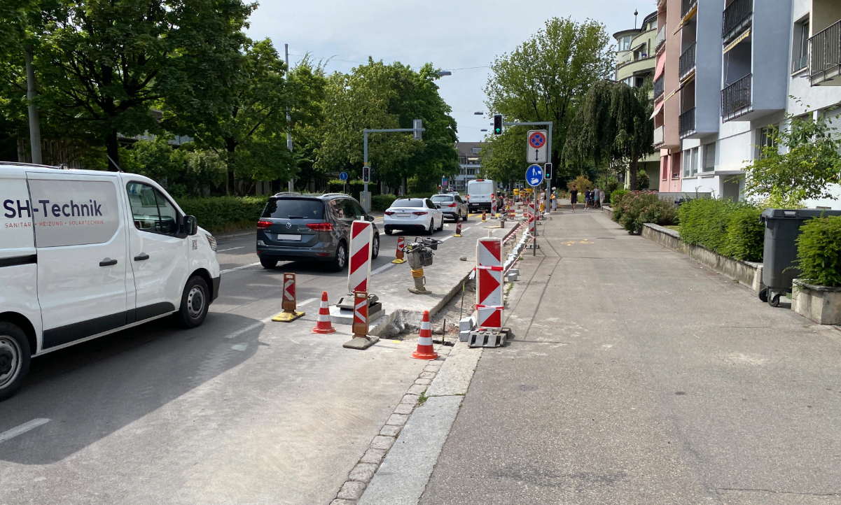 Das sorgt für Stau, Umfahrungen und viel Ärger bei den Autofahrenden. Bild: Linus V. Barta