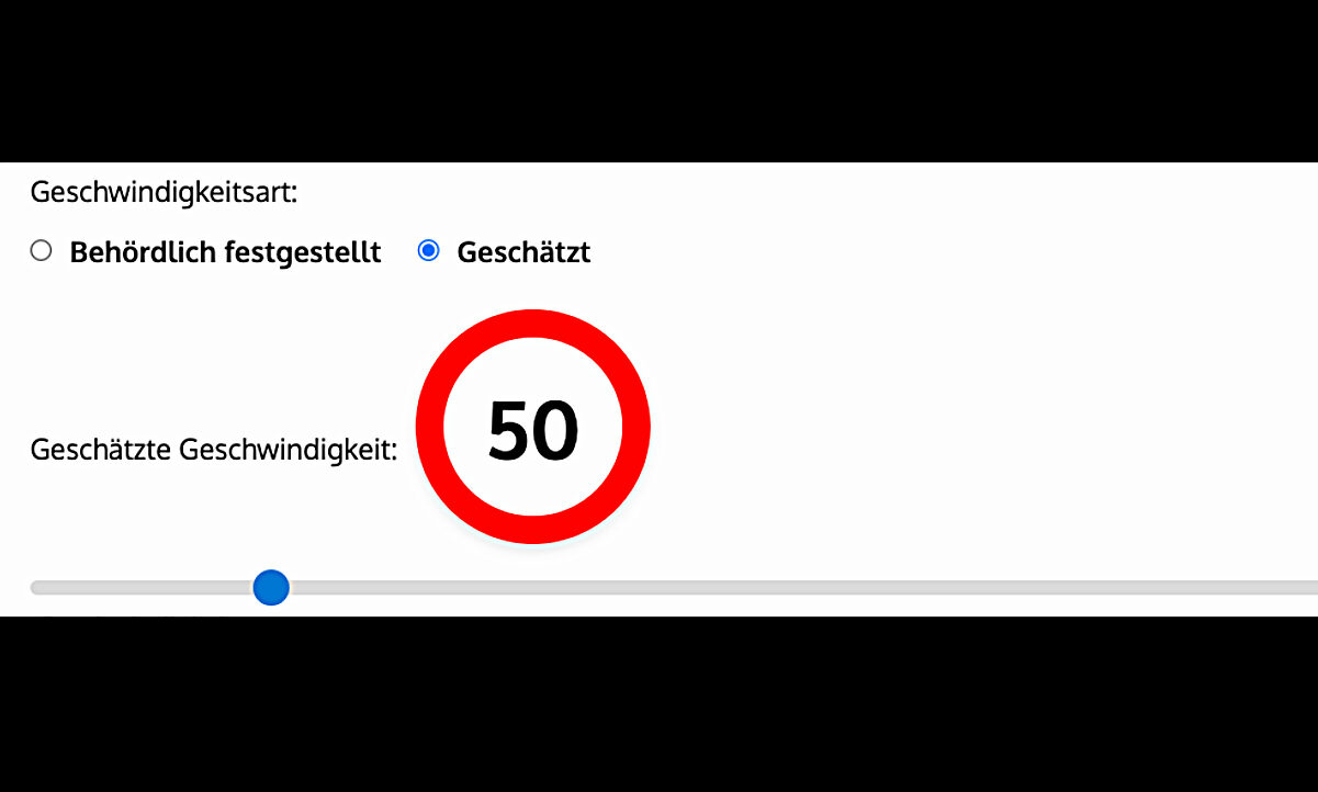 Gleich darunter findest du das Eingabebeld für die effektiv gefahrene Geschwindigkeit. In unserem Beispiel waren es 50 Stundenkilometer. Das geben wir wieder über den blauen Kreis auf der grauen Leiste an. Wir wählen zudem noch die Geschwindigkeitsart. Da wir nur schnell auf den Tacho schauen konnten, klicken wir auf «Geschätzt».