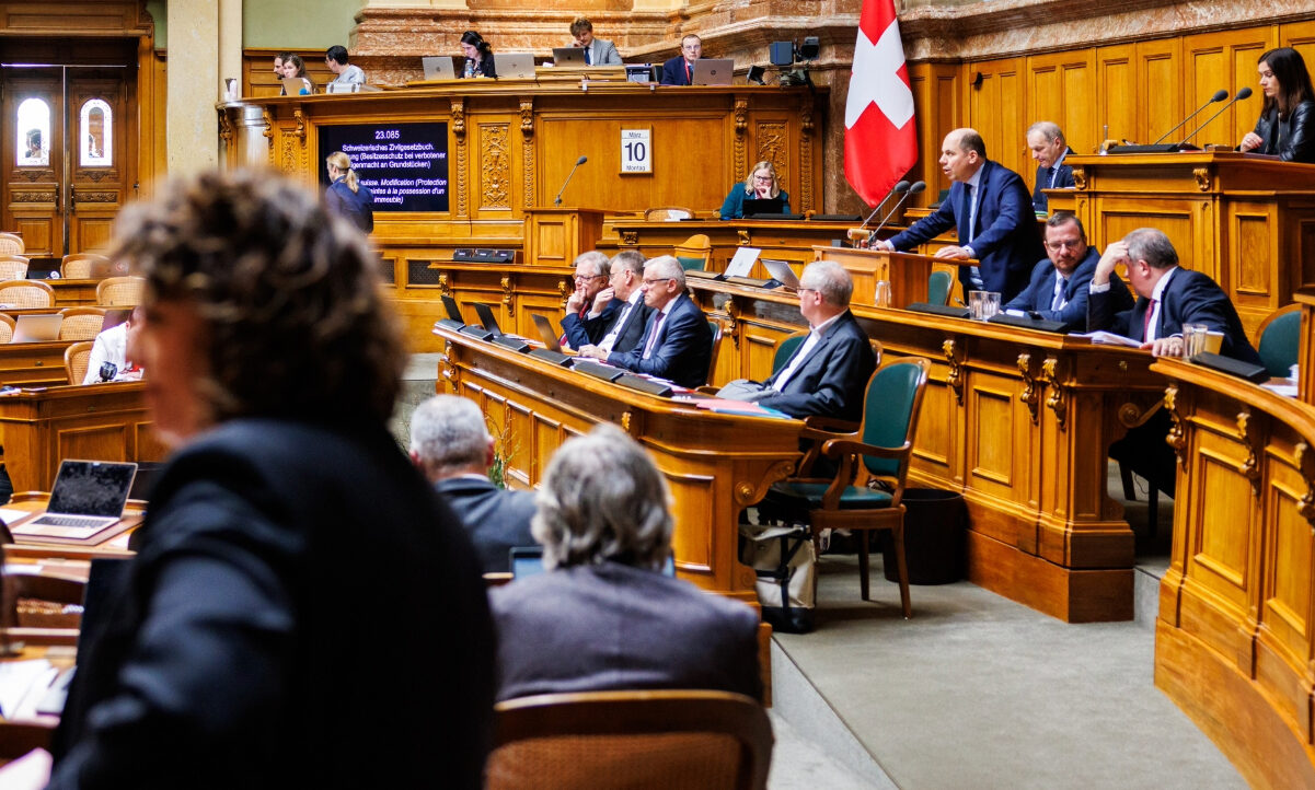 Wir sich der Bund dem Kurs der EU anpassen? Der Bundesrat will den allfälligen Anpassungsbedarf prüfen. Bild: Parlamentsdienste / Tim Loosli