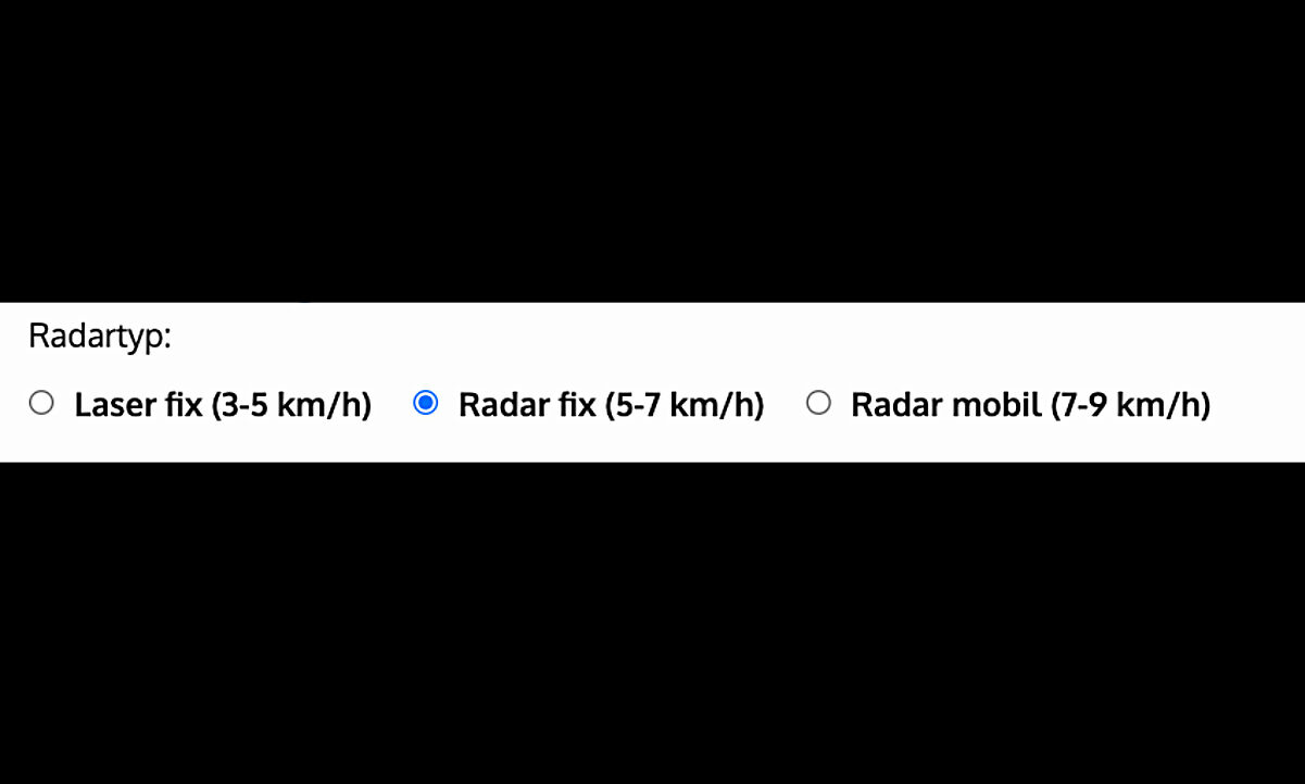 Der nächste Schritt ist die Wahl des Radargeräts. War es ein stationärer Laser, ein festinstalliertes Radargerät oder ein mobiles Gerät? Wir wählen ins unserem Fall der festinstallierte Blitzer. Danach klicken wir auf berechnen.