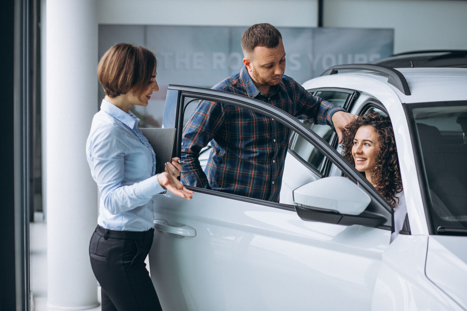 Diskussionen rund um ein Auto