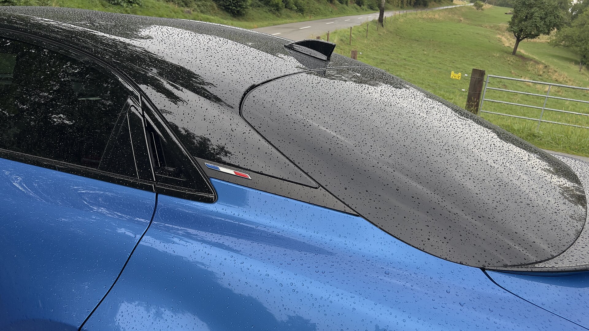 Alpine A390