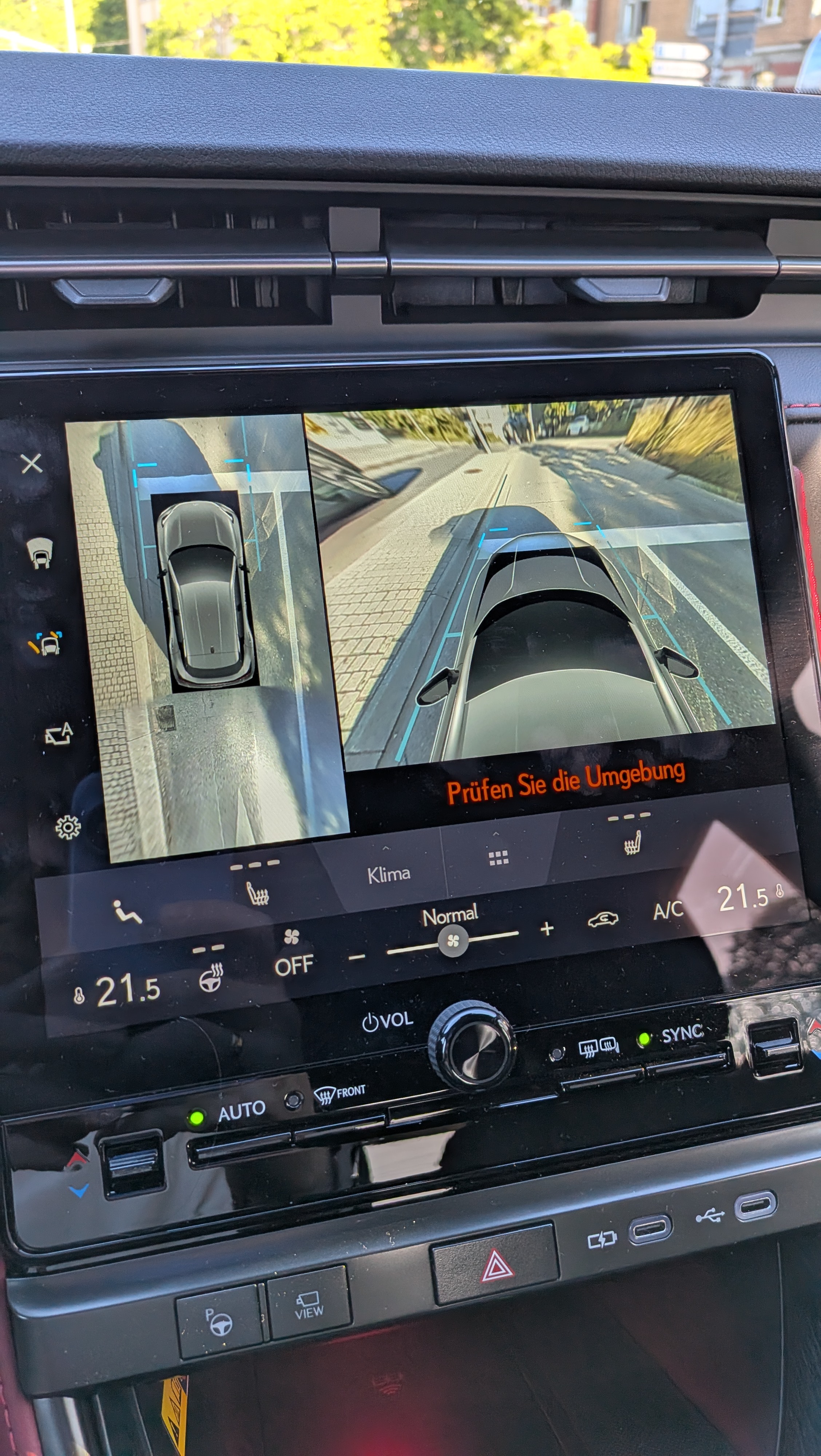 Tochscreen im LExus LBX