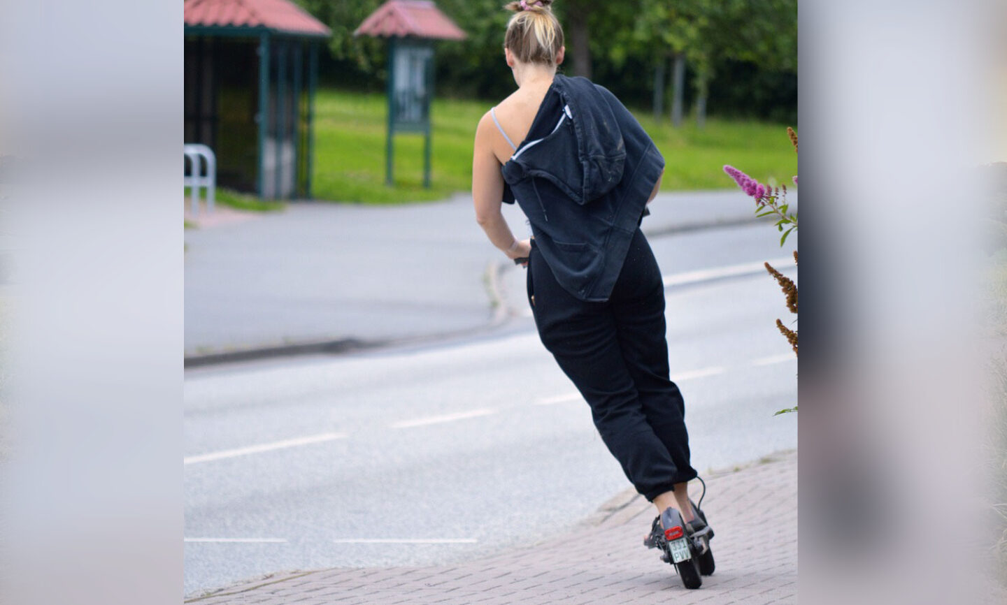Trottinette auf Trottoir