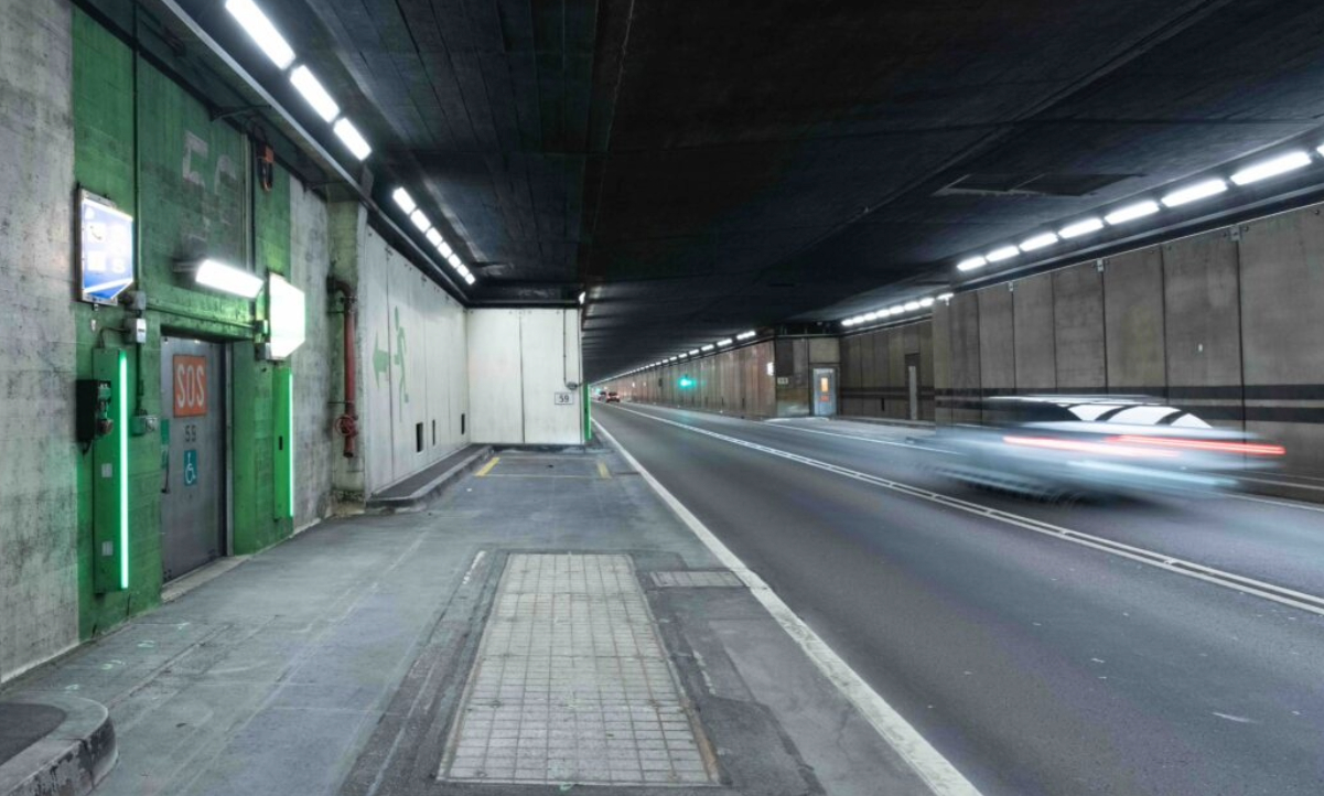 Der ausreichende Abstand, um rechtzeitig bremsen zu können, ist besonders im Tunnel wichtig. Bild: Astra