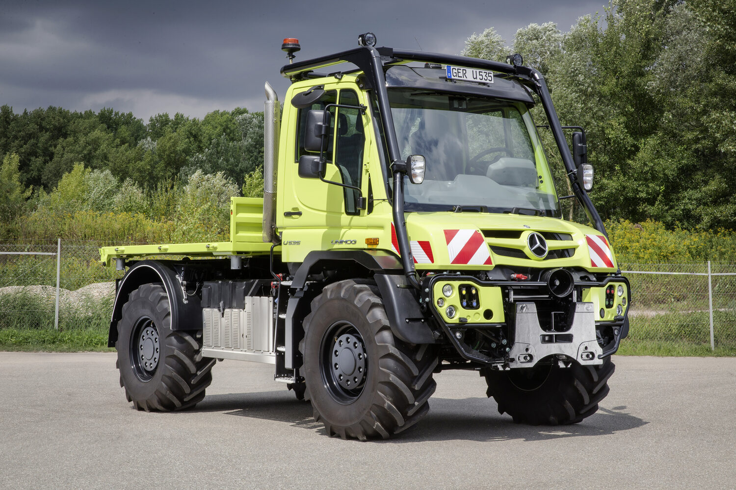 Mit einem Unimog überwindet Johannes am Doomsday unebenes Gelände. Bild: Dailmer Truck