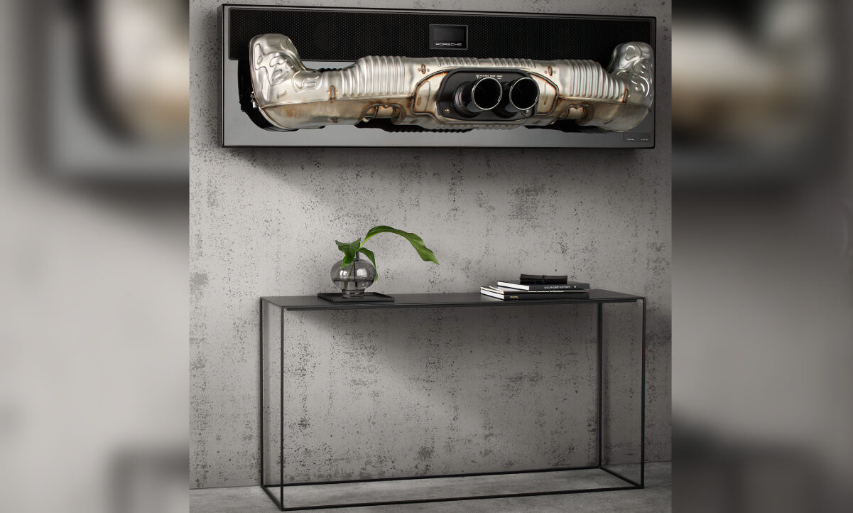 Wie ein Kunstwerk an der Wand. Bild: Porsche 911 Soundbar Pro Ltd.