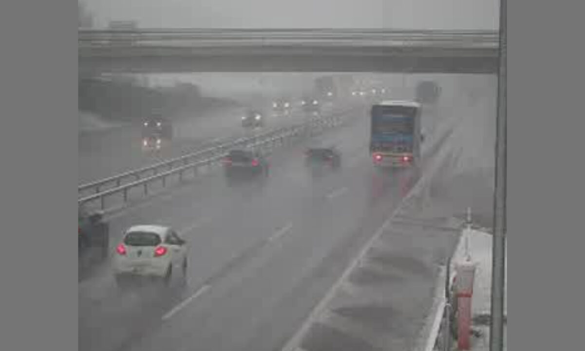 Das gleiche Bild kurz vor Bern. Der Schneefall hat auch hier eingesetzt. Bild: afbn.ch