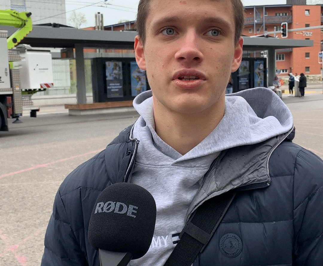 Strassenumfrage zum Thema autnomes Fahren Junger Mann Teaserbild