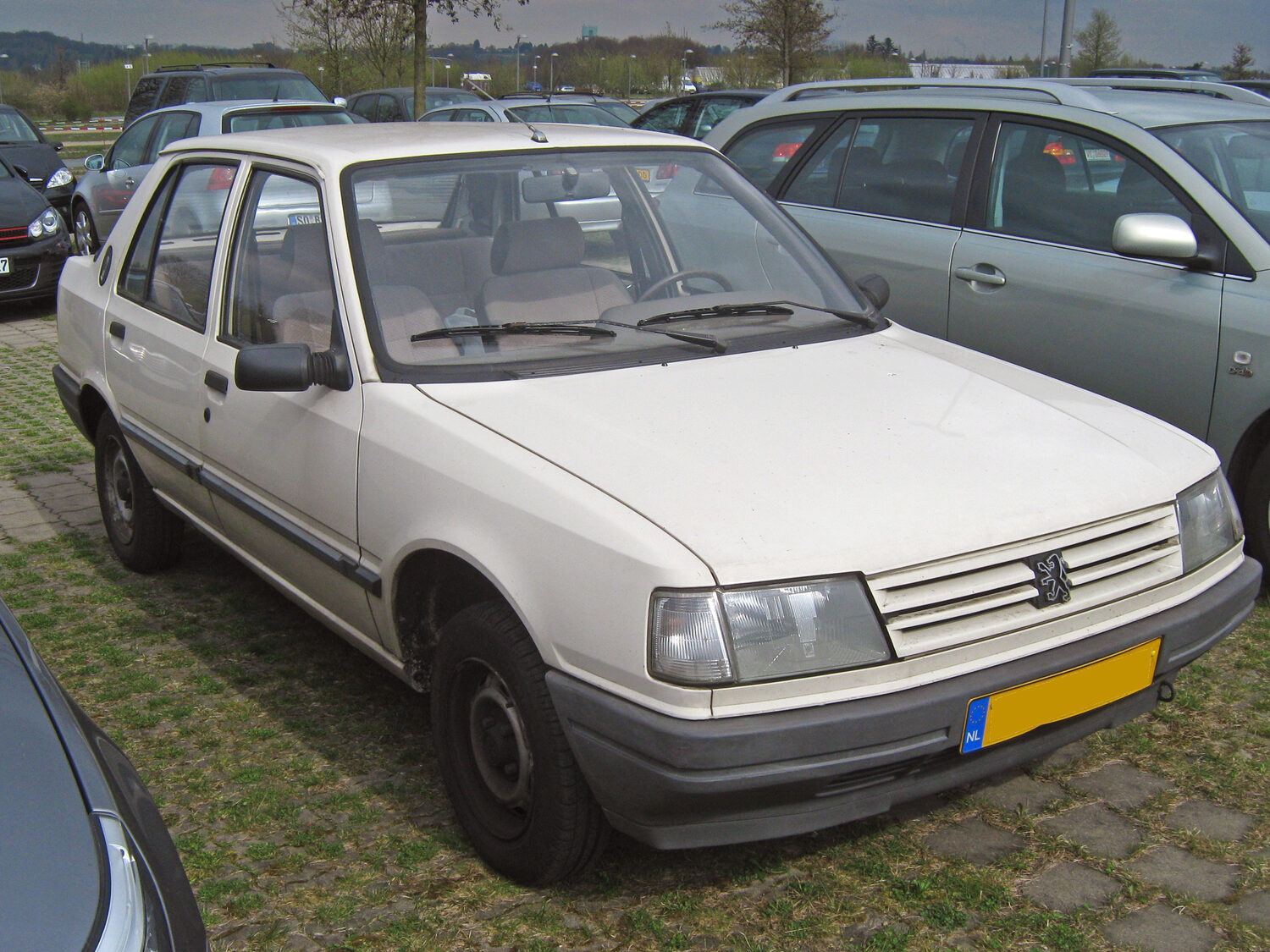 Nachdem Simca an Peugeot verkauft diente dessen Horizon-Modell als Grundlage für den Peugeot 309.